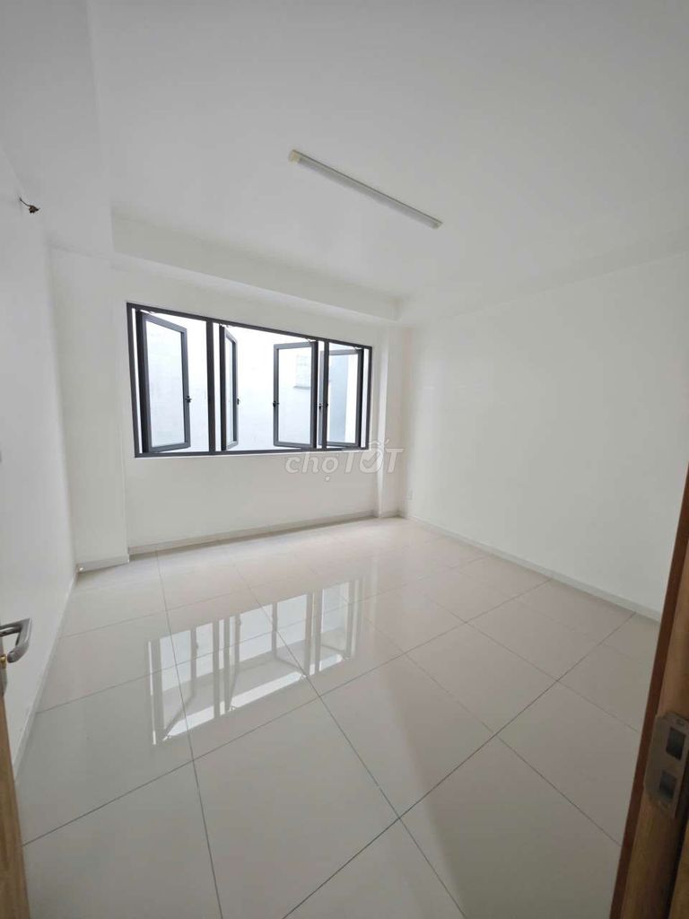 6 floors, 6 bedrooms, 6 toilets - have air conditioning - 50 million.