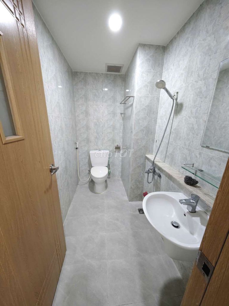 6 floors, 6 bedrooms, 6 toilets - have air conditioning - 50 million.