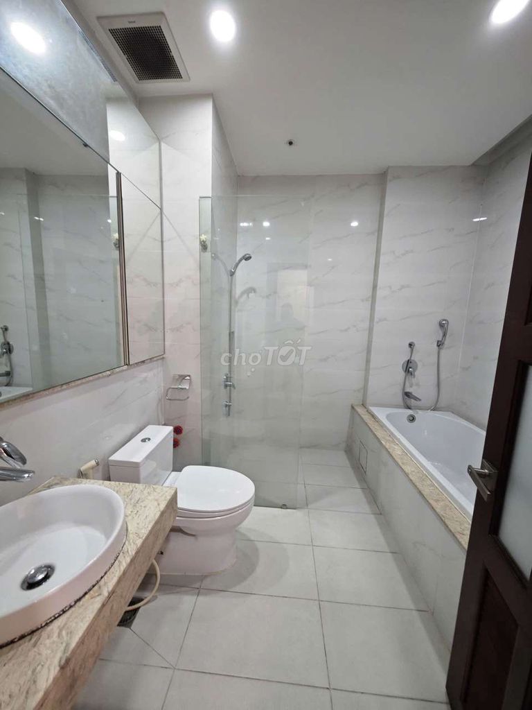 6 floors, 6 bedrooms, 6 toilets - have air conditioning - 50 million.