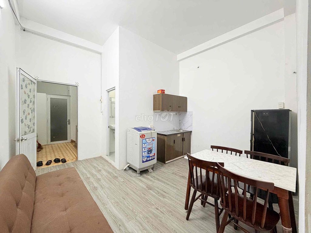 We'll have two bedrooms. One private washing room. Five-three cars right down.