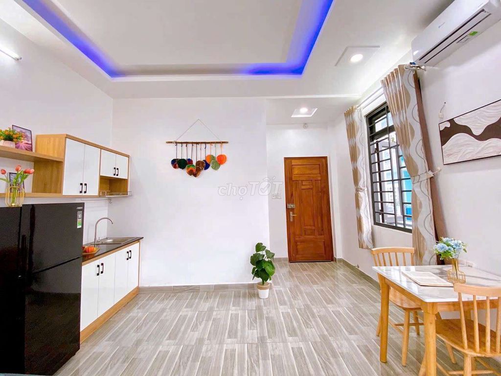 The mini window apartment, the new interior, it's just a little bit of text.