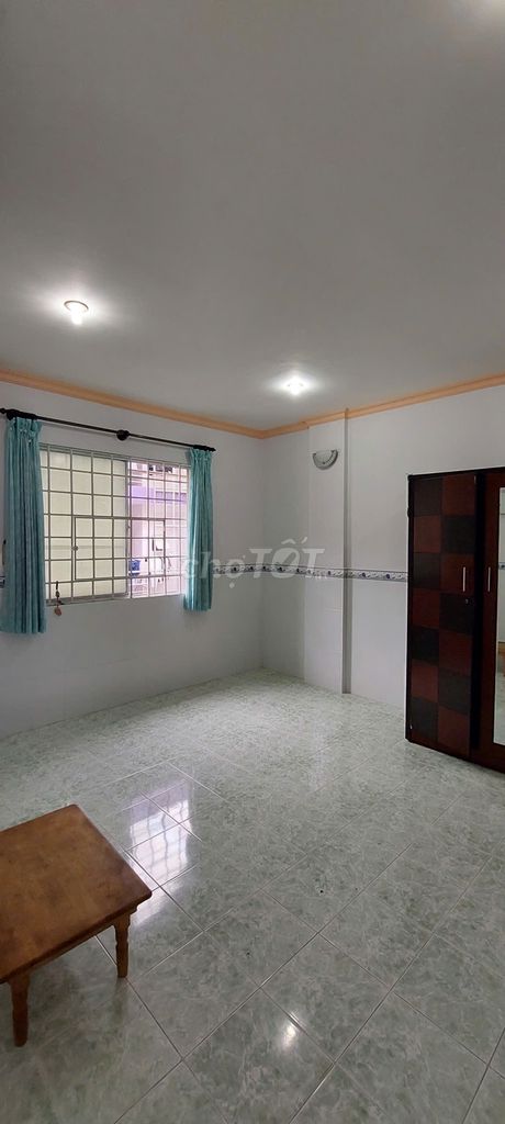 Rent a Ngô Quyền apartment on the third floor, two bedrooms, one bathroom.