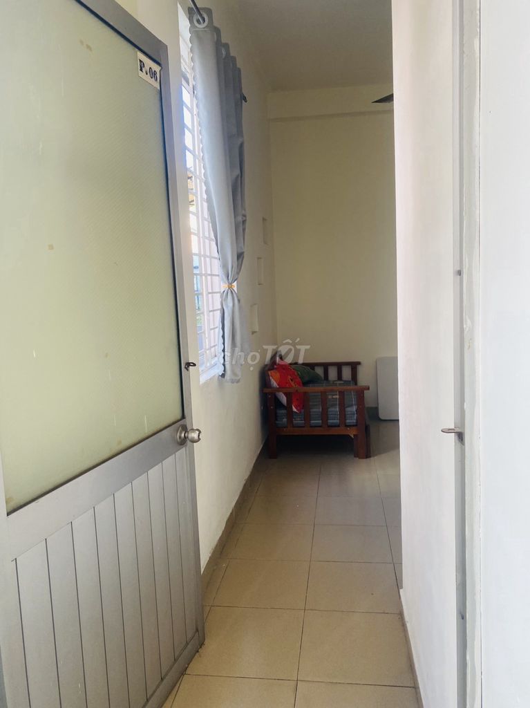 District Three's room is clean and clear in the center.