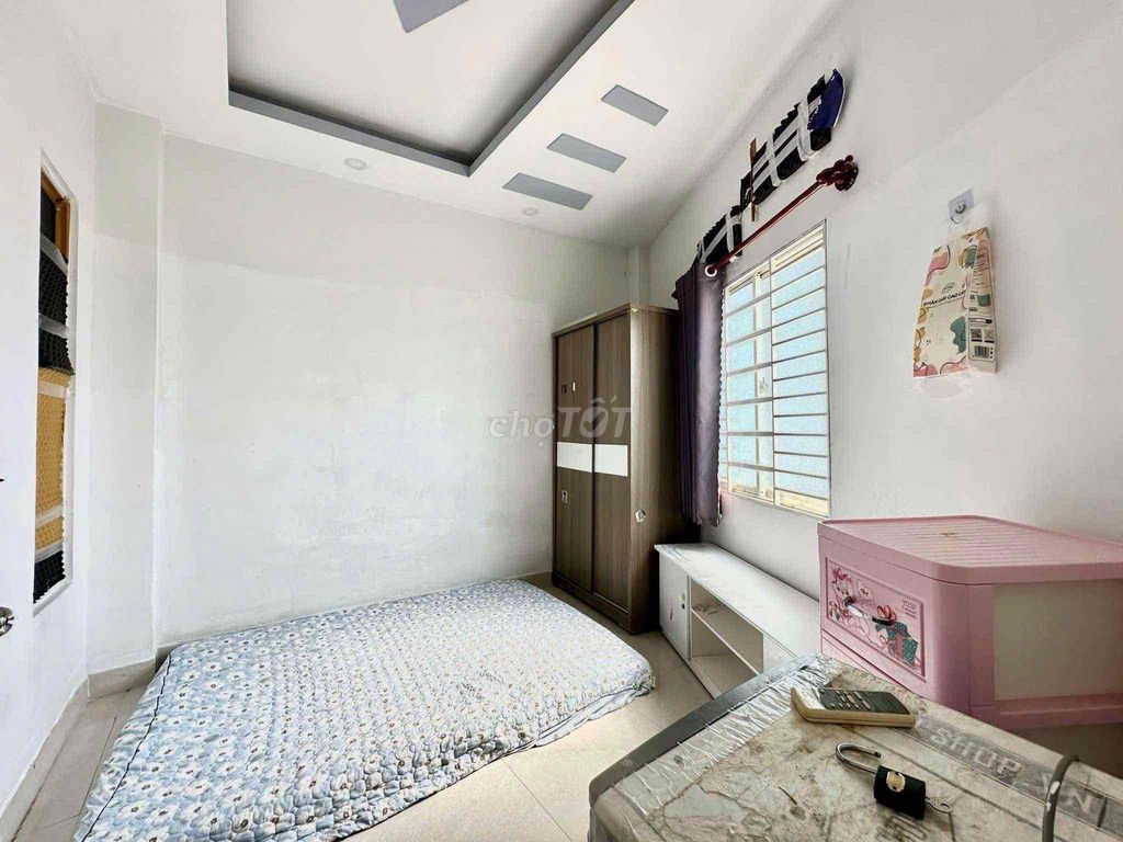 Rent a full-cost furniture suite in the third district.