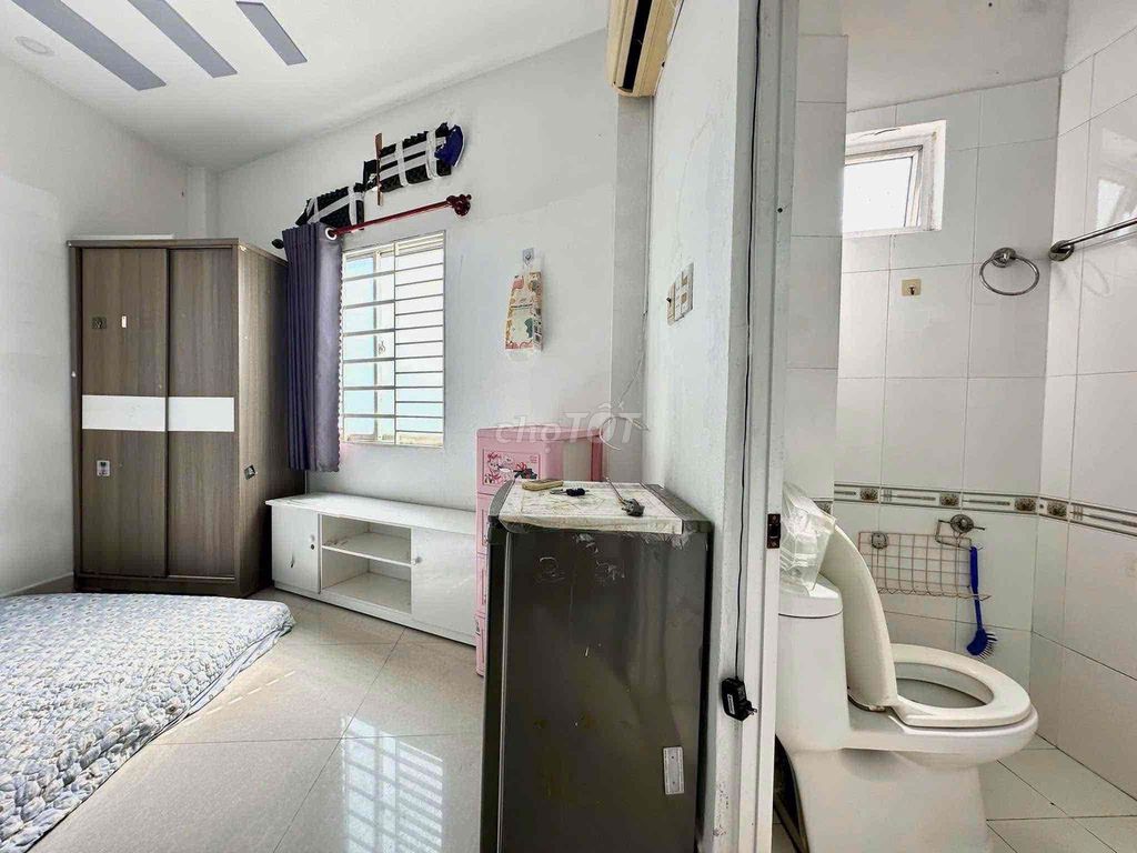 Rent a full-cost furniture suite in the third district.