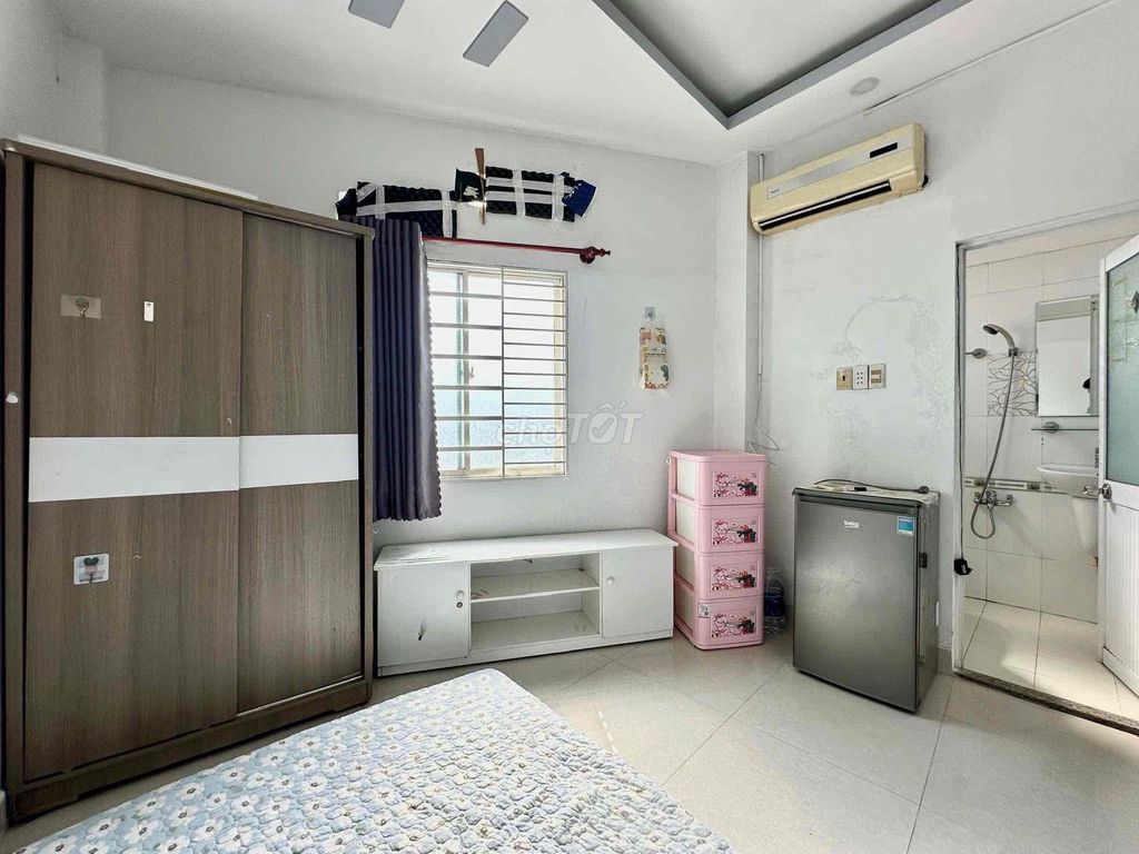 Rent a full-cost furniture suite in the third district.