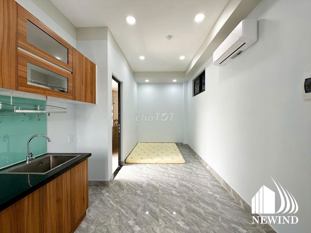 Rent the service apartment right away.