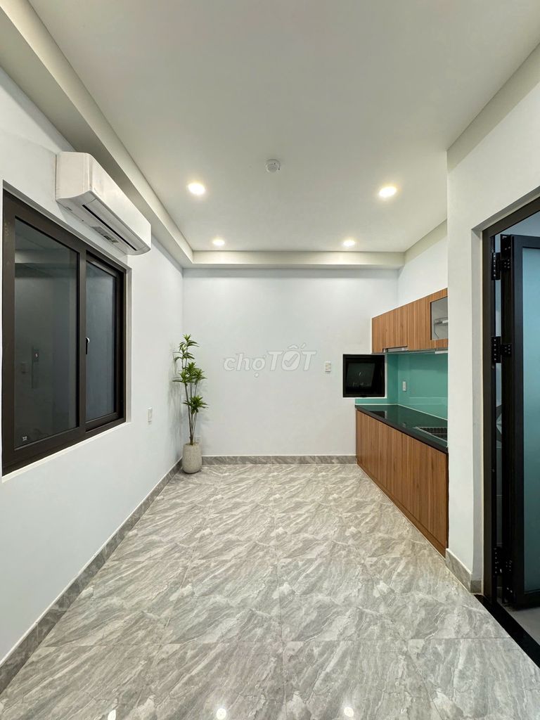 Rent the service apartment right away.