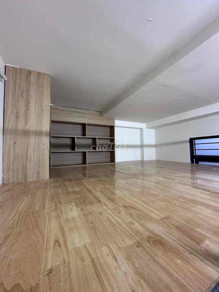 The entire interior room is right after Lang University. The price is 3 million999.