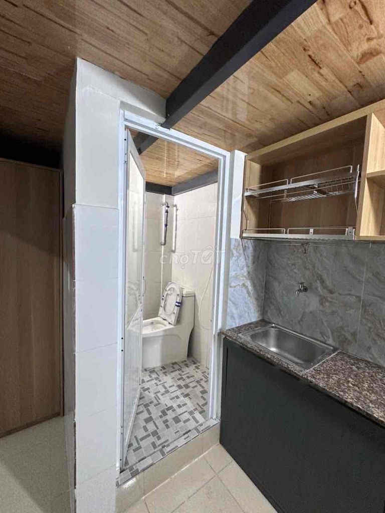 The entire interior room is right after Lang University. The price is 3 million999.