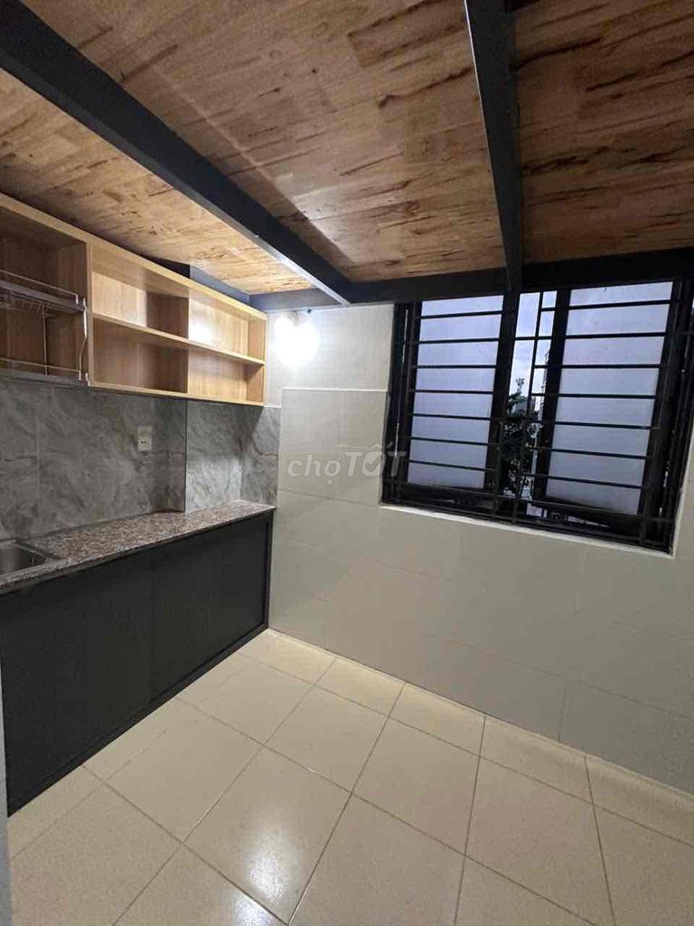 The entire interior room is right after Lang University. The price is 3 million999.