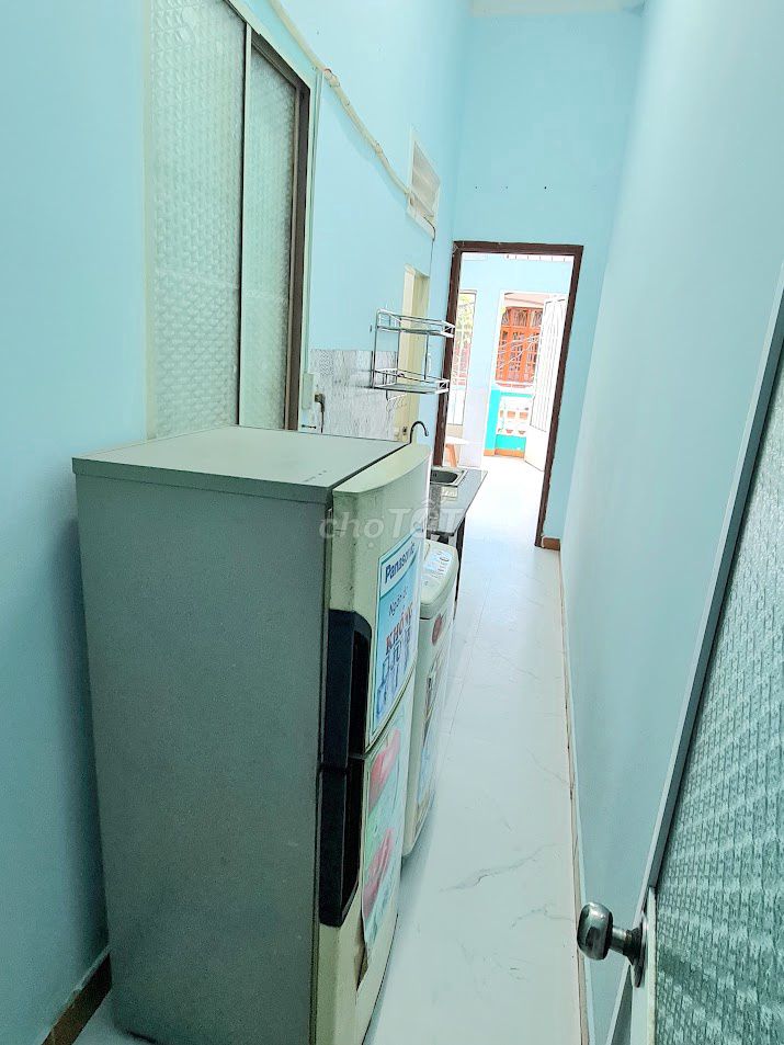 Two bedrooms 60 meters wide, one kitchen with a balcony. Seven million and five.