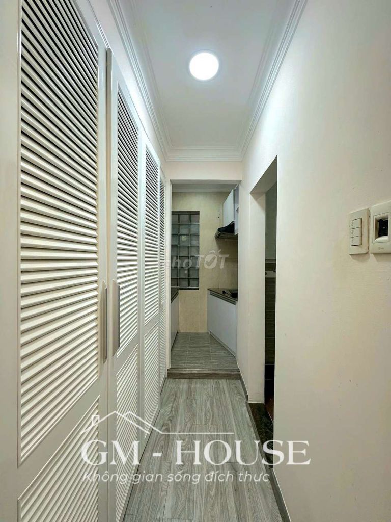 The apartment is 30 m2 senior in the 7th grade, Nguyễn Văn Thương.