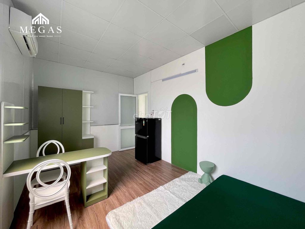 Studio separates the open window from Phan Huy Ích via VHS, District 12