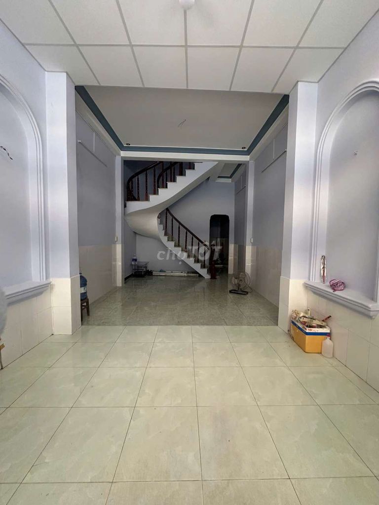 Rent an alleyway Phan Văn Hớn. 1 st 1 st floor, area 44015, 2 bedrooms