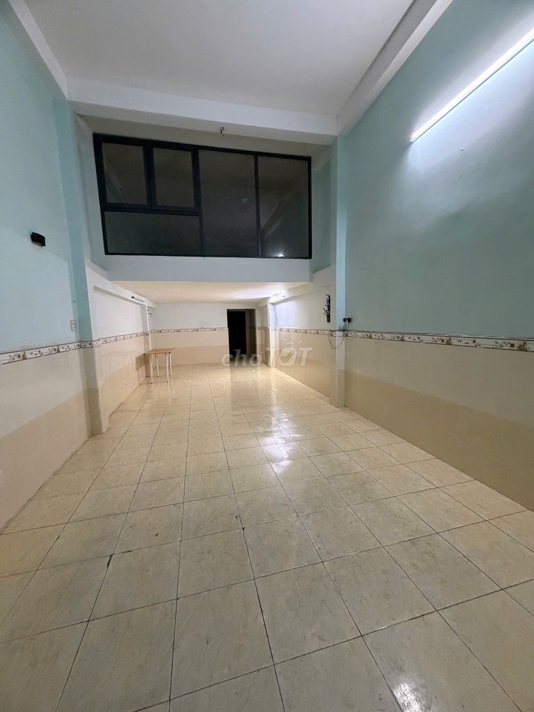 Rent the Clean House. The L-car alley, Bình Thạnh, 4 bedrooms, 17 million.