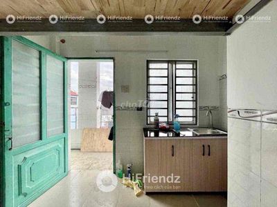 Unguarded motel, super open balcony, Tên Lửa.