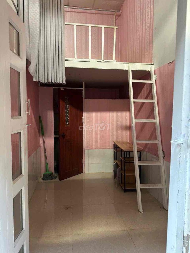 Rent for 2 million and 300, air conditioning, dry washing machines.