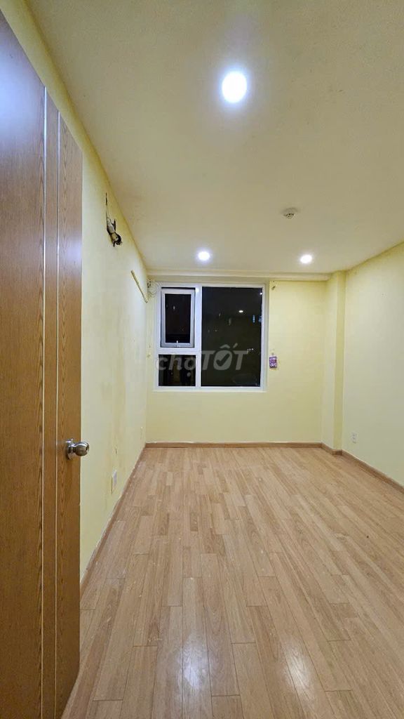 We need to rent apartment 6 area 60 meters, 2 bedrooms, 8 million toilets.