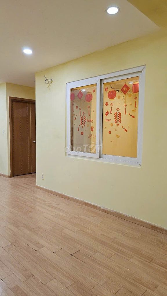 We need to rent apartment 6 area 60 meters, 2 bedrooms, 8 million toilets.