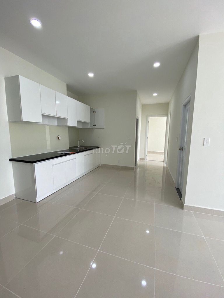 The empty house is located for two bedrooms. Two bathrooms 78 meters.