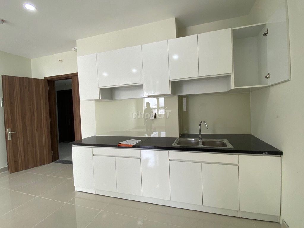 The empty house is located for two bedrooms. Two bathrooms 78 meters.