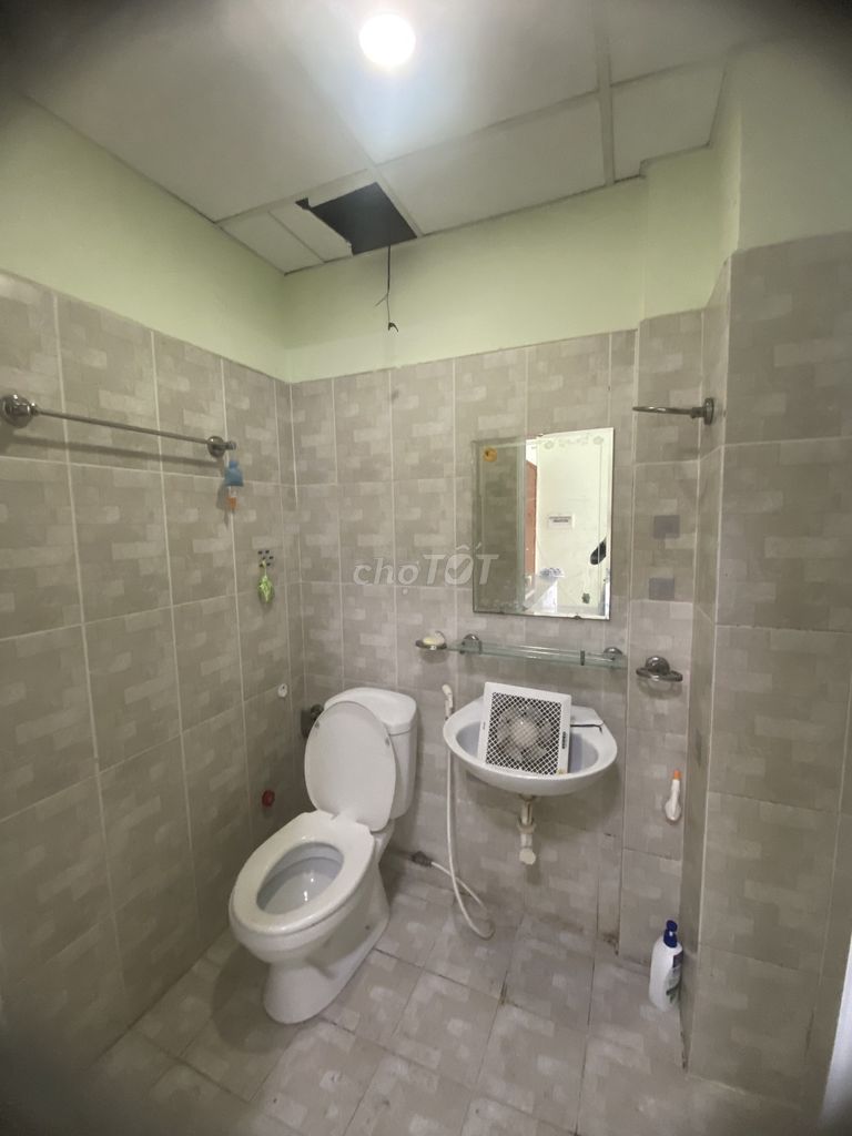 Rent apartment 8th District 8 2 bedrooms an empty toilet