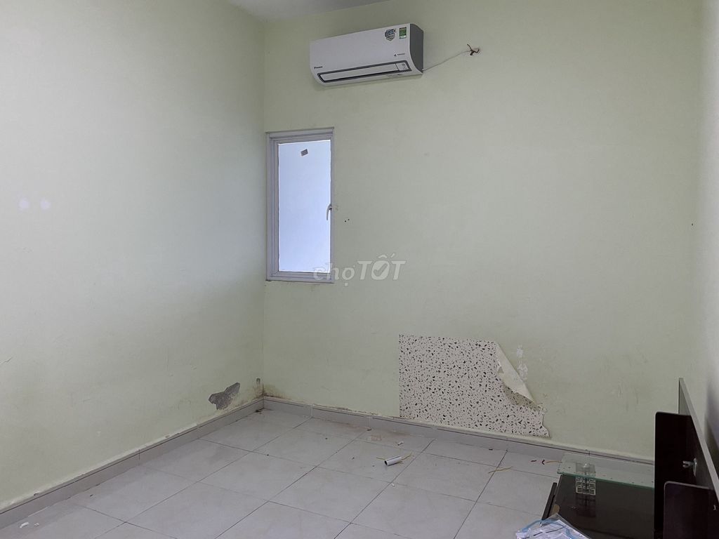 Rent apartment 8th District 8 2 bedrooms an empty toilet