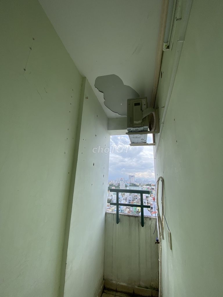 Rent apartment 8th District 8 2 bedrooms an empty toilet