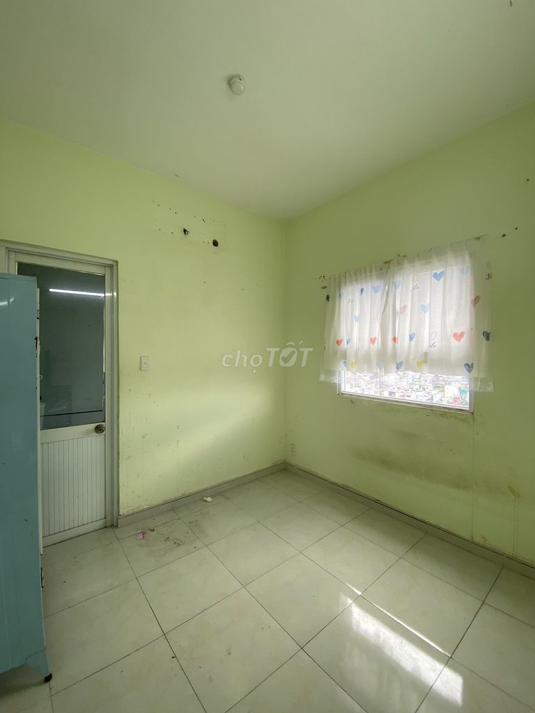 Rent apartment 8th District 8 2 bedrooms an empty toilet
