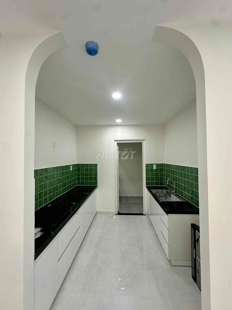 We'll get you two bedrooms, two cold machines, hot water, curtains.