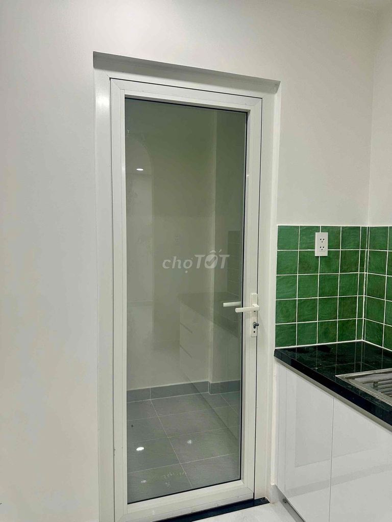 We'll get you two bedrooms, two cold machines, hot water, curtains.