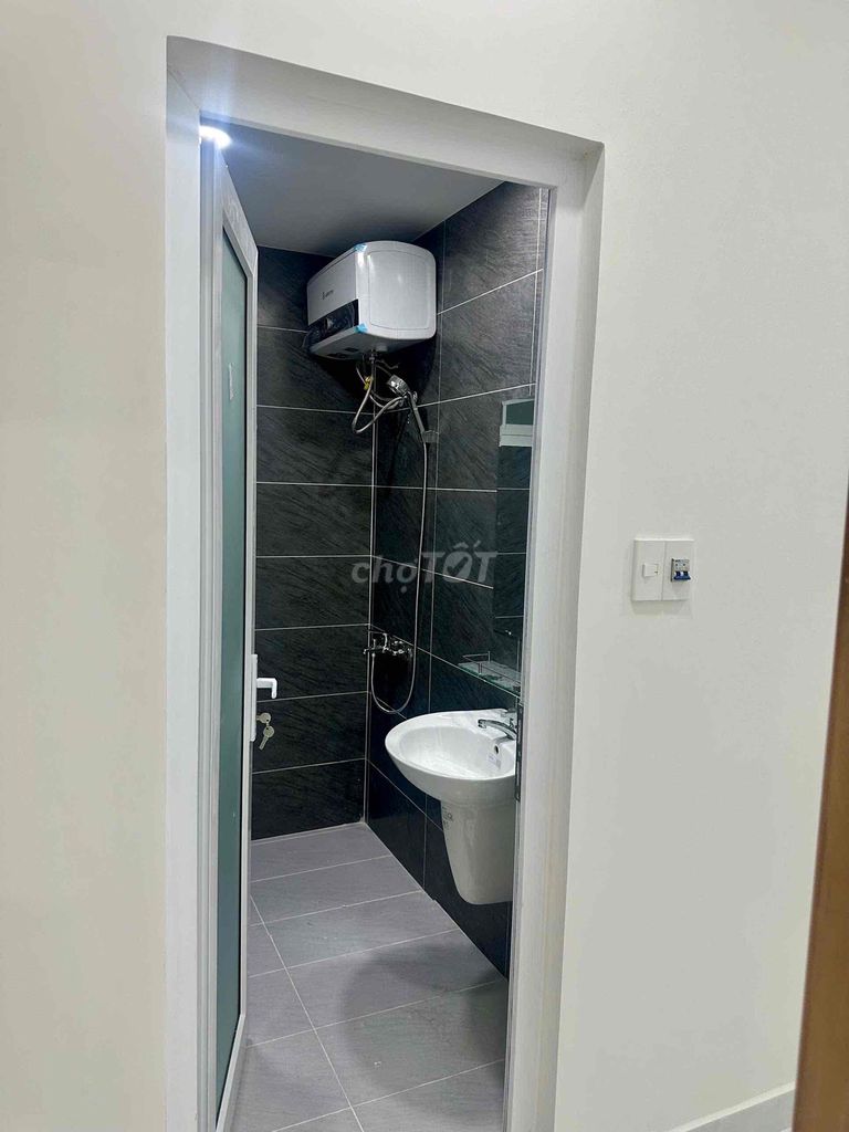 We'll get you two bedrooms, two cold machines, hot water, curtains.