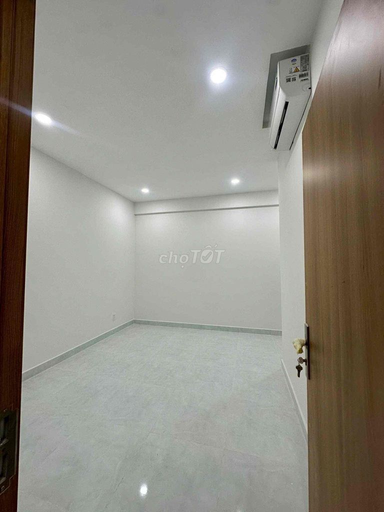 We'll get you two bedrooms, two cold machines, hot water, curtains.