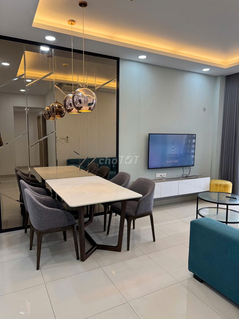 The Sun Avenue rents two bedrooms full of furniture for 19 million a month.