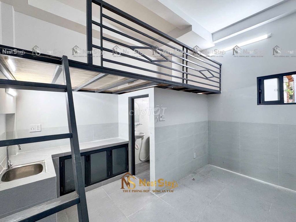 Opens a new boarding room near the dedicated university.