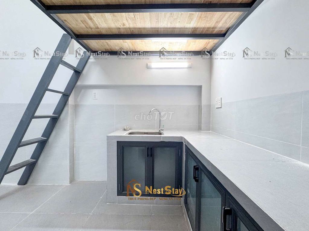 Opens a new boarding room near the dedicated university.