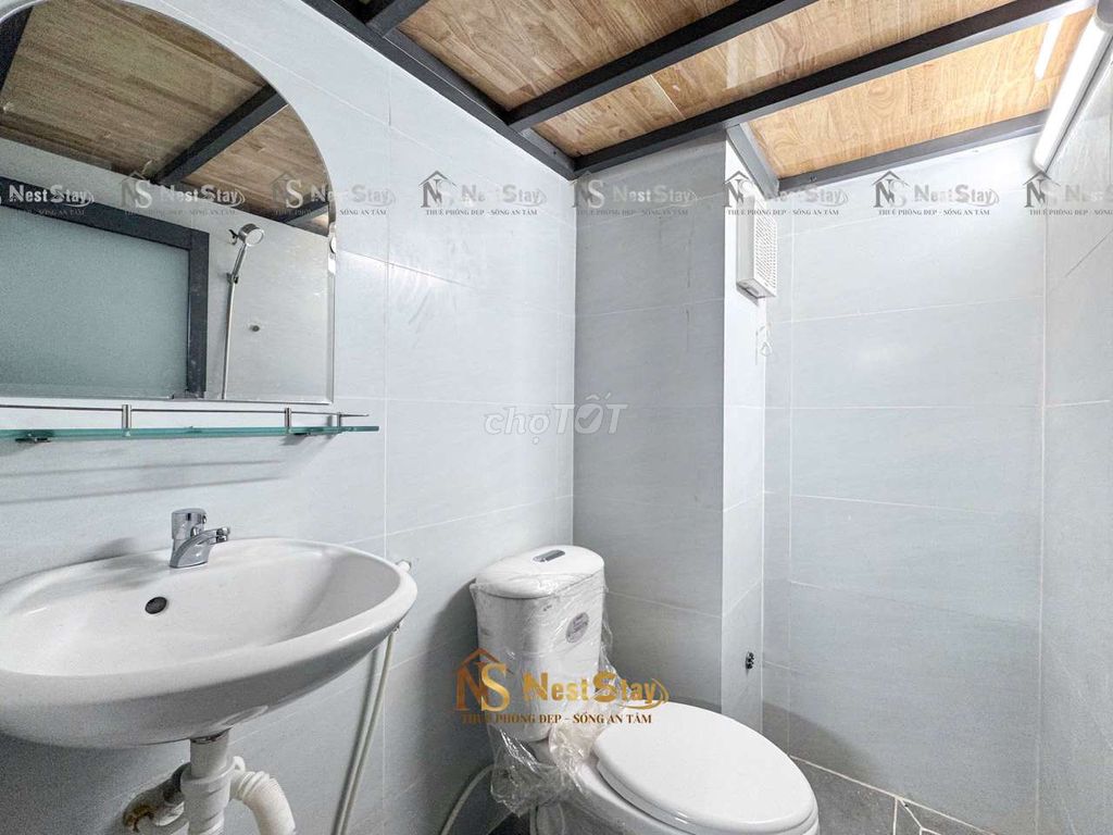 Opens a new boarding room near the dedicated university.