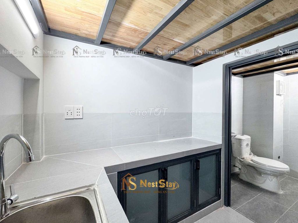 Opens a new boarding room near the dedicated university.
