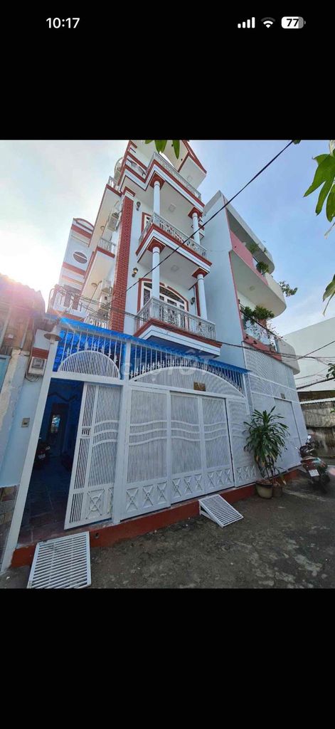 New paint motel moved in right in Bình Thạnh.