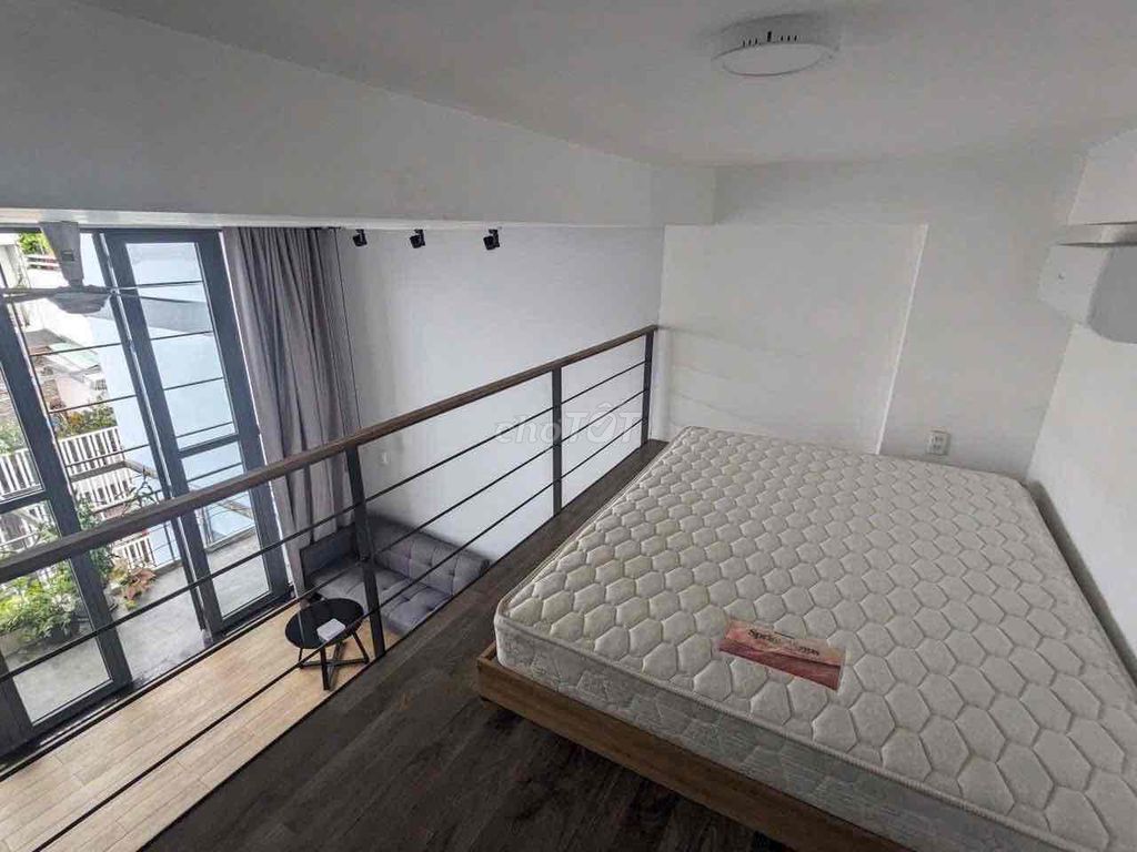 The owner of the room is the only one with the low-priced balcony.