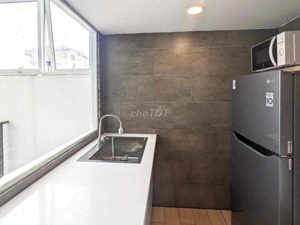 The owner of the room is the only one with the low-priced balcony.