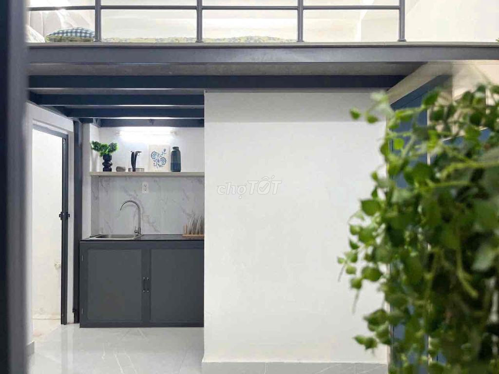 Three minutes to the sea — the Dương Quảng Hàm owner’s empty room!