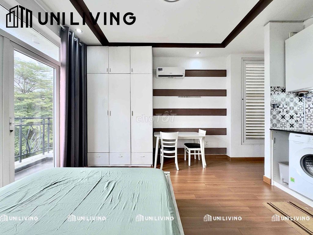 Rent a balcony apartment 30 M2 with her own washing machine near the court.