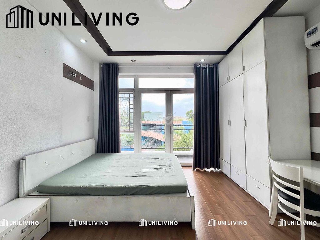 Rent a balcony apartment 30 M2 with her own washing machine near the court.