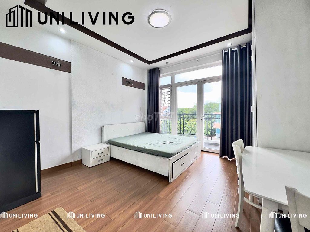 Rent a balcony apartment 30 M2 with her own washing machine near the court.
