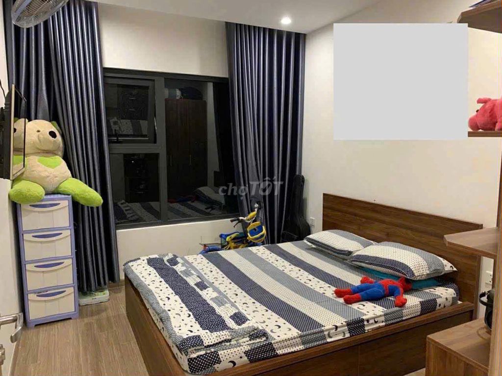 Rent a S101 bedroom plus a full interior.