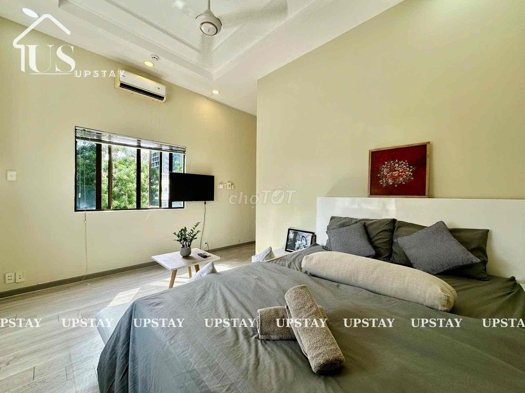the actual picture - the sky window studio full interior near the coast