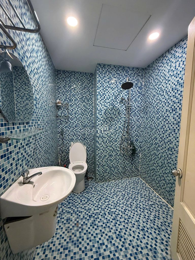 Rent Screc Tower District 3-- 60 M2 -- a full interior bedroom-- 10 million a month.