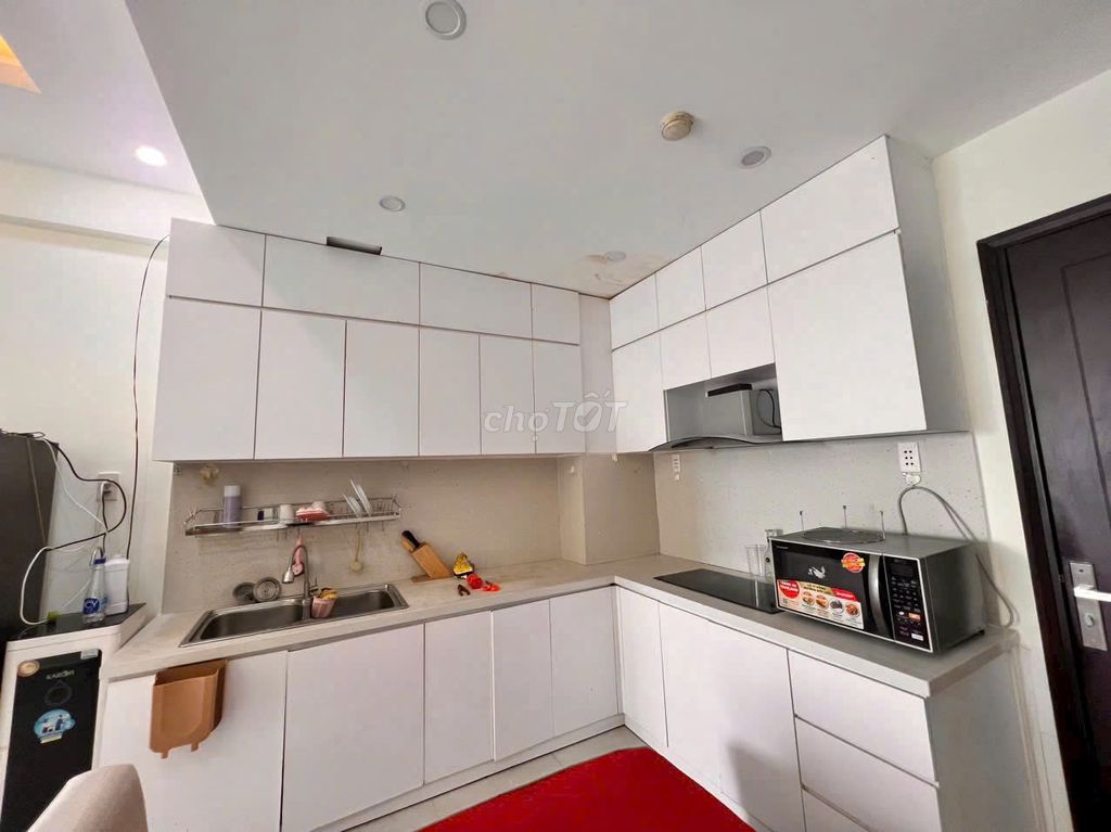 We need to rent the House of the Great Kingdom, three bedrooms, Full interior, nice house, now